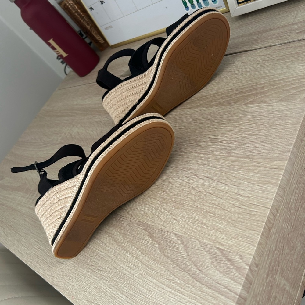 Women's Black and Tan Wedge Sandals